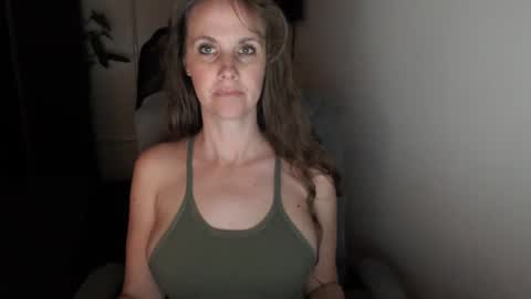 Snapshot of love_on_ chatting on October 7, 1:25 am LoVe On online show from October 7, 1:25 am