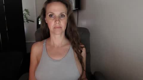 Snapshot of love_on_ chatting on November 8, 9:57 pm LoVe On online show from November 8, 9:57 pm