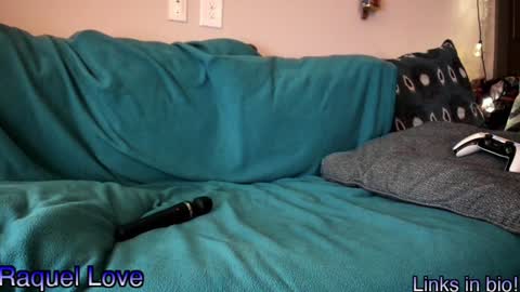 Snapshot of love_raquel_xo chatting on January 5, 6:13 am Raquel Love online show from January 5, 6:13 am