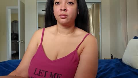 Snapshot of love_raquel_xo chatting on September 17, 4:41 pm Raquel Love online show from September 17, 4:41 pm