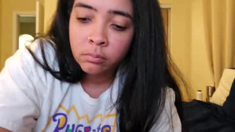Snapshot of love_raquel_xo chatting on October 3, 2:19 am Raquel Love online show from October 3, 2:19 am