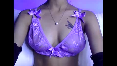 Snapshot of love_riva chatting on November 24, 10:48 am Riva online show from November 24, 10:48 am