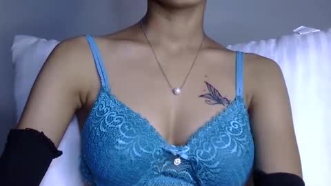 Snapshot of love_riva chatting on November 27, 10:39 am Riva online show from November 27, 10:39 am