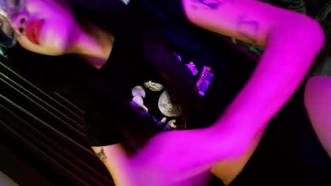 Snapshot of love_seren chatting on October 29, 11:45 am Seren online show from October 29, 11:45 am