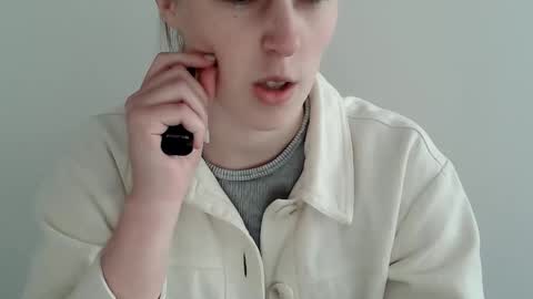 Snapshot of love_vivian chatting on November 5, 2:17 pm Vivian online show from November 5, 2:17 pm