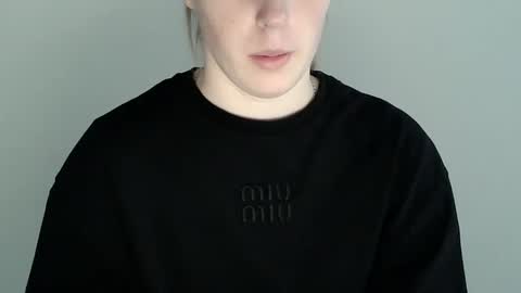 Snapshot of love_vivian chatting on November 11, 1:33 pm Vivian online show from November 11, 1:33 pm