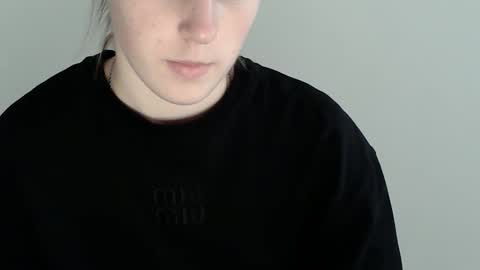 Snapshot of love_vivian chatting on November 17, 11:49 am Vivian online show from November 17, 11:49 am