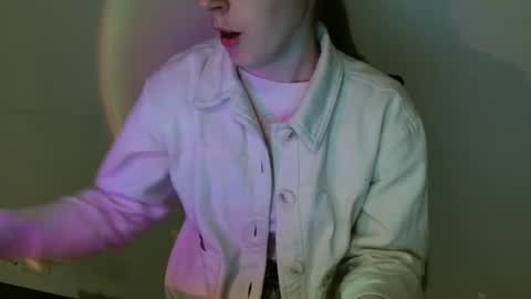 Vivian online show from February 14, 10:12 am