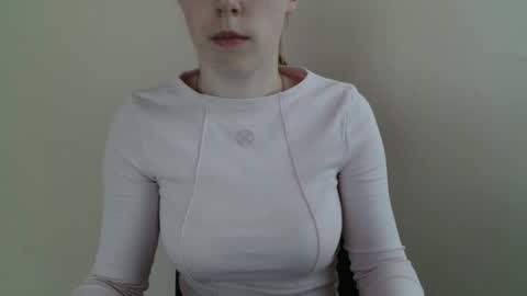 Vivian online show from March 23, 12:42 pm