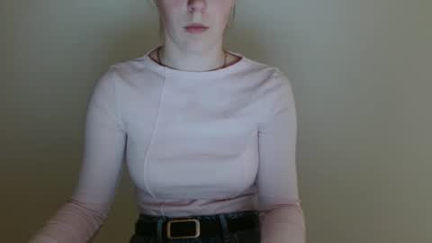 Vivian online show from April 16, 2:07 pm