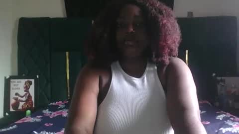 Snapshot of lovecumsluttie chatting on November 6, 9:54 am mila online show from November 6, 9:54 am