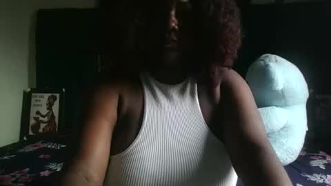 Snapshot of lovecumsluttie chatting on November 9, 7:28 am mila online show from November 9, 7:28 am