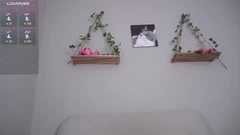 katalina   online show from March 7, 7:30 am