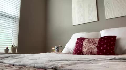 Snapshot of lovefromrose1 chatting on October 15, 4:29 pm Olivia Rose online show from October 15, 4:29 pm