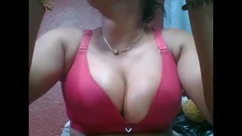 loveinlife750427 online show from October 8, 7:11 pm