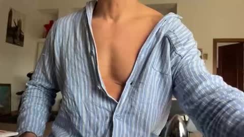 Loveisperfect online show from February 14, 8:33 am