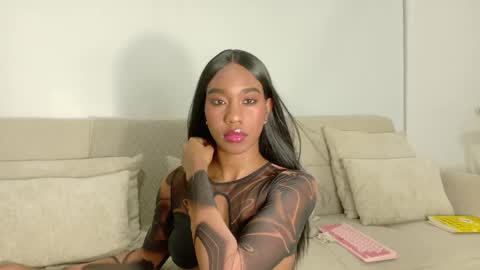 Val online show from May 21, 1:12 am