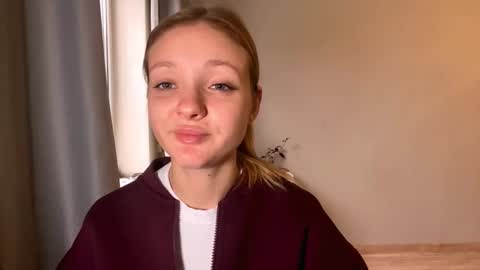 Ella online show from December 1, 6:18 am