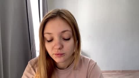 Ella online show from January 18, 9:02 am