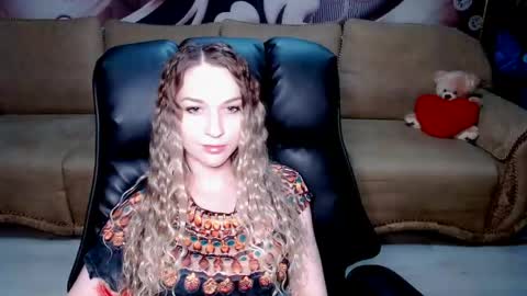 Snapshot of lovellymalina chatting on April 22, 4:41 pm private open online show from April 22, 4:41 pm