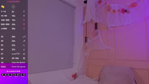 Emma online show from October 18, 1:23 pm