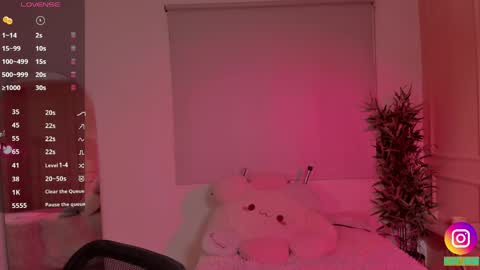 Emma online show from April 16, 2:07 pm