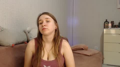 Snapshot of lovely_hayley chatting on December 17, 8:54 pm Lovely Hayley online show from December 17, 8:54 pm