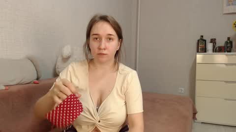 Snapshot of lovely_hayley chatting on December 21, 9:25 pm Lovely Hayley online show from December 21, 9:25 pm