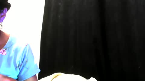 Snapshot of lovely_manificent4u chatting on December 14, 2:45 am Lest online show from December 14, 2:45 am