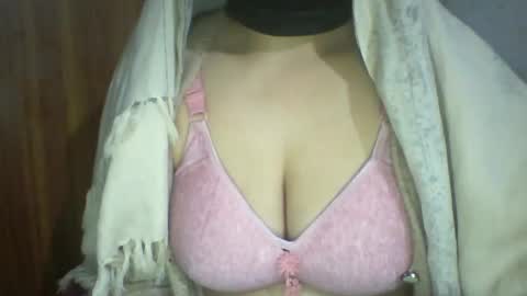 Snapshot of lovely_sweet_girl chatting on January 3, 10:19 pm katrina follow me guys online show from January 3, 10:19 pm