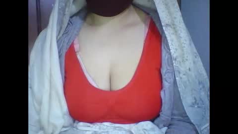 Snapshot of lovely_sweet_girl chatting on January 6, 12:05 am katrina follow me guys online show from January 6, 12:05 am