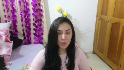 Snapshot of lovely_trix_ chatting on January 12, 11:39 am Trix online show from January 12, 11:39 am