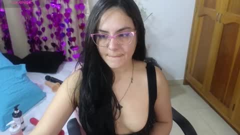 Snapshot of lovely_trix_ chatting on February 27, 8:53 pm Trix online show from February 27, 8:53 pm