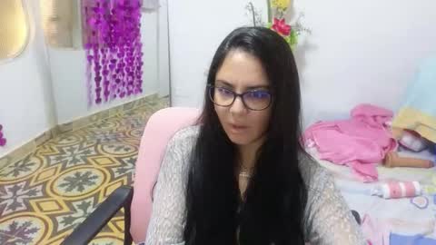 Snapshot of lovely_trix_ chatting on October 28, 11:47 am Trix online show from October 28, 11:47 am