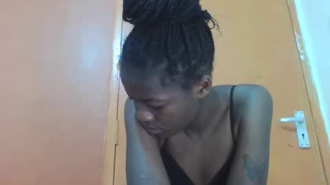 Lovely yvonne online show from October 7, 8:55 am