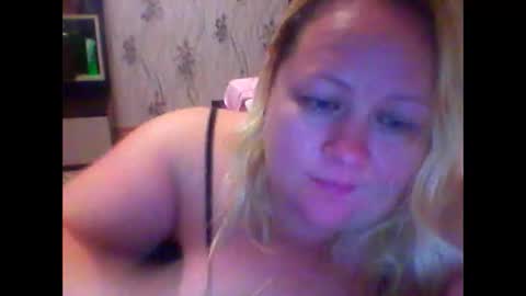 Snapshot of lovelyaly chatting on November 18, 8:13 pm Lovelyaly online show from November 18, 8:13 pm