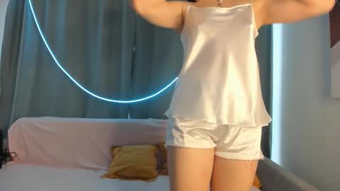 lovelyangellll online show from January 15, 1:05 pm