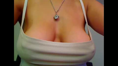 Snapshot of lovelyannasq chatting on November 17, 11:49 am LovelyAnnaSQ online show from November 17, 11:49 am