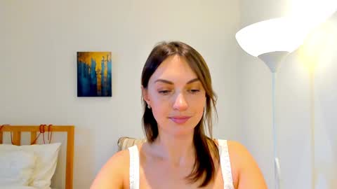Snapshot of lovelyeemia chatting on January 10, 9:44 am Mia online show from January 10, 9:44 am