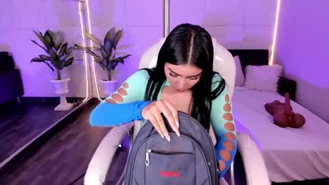 Lovely online show from November 28, 5:37 pm