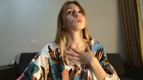 Snapshot of lovelykatea chatting on January 20, 11:56 am Kate only online show from January 20, 11:56 am