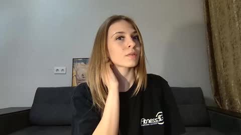 Snapshot of lovelykatea chatting on February 14, 12:57 pm Kate only online show from February 14, 12:57 pm