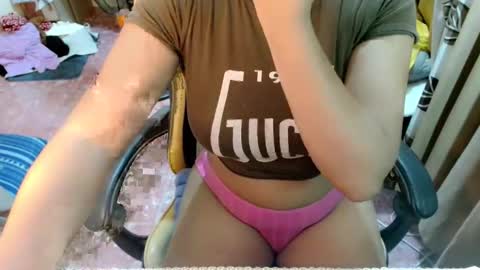Snapshot of lovelymarish chatting on October 10, 11:04 pm lovelymarish online show from October 10, 11:04 pm