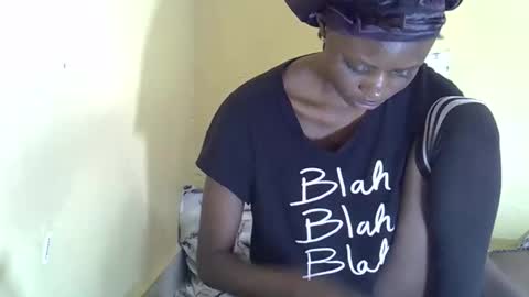 lovelymee2 online show from October 31, 9:10 am