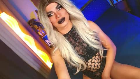 lovelymiss_shyna11 online show from June 21, 12:35 am