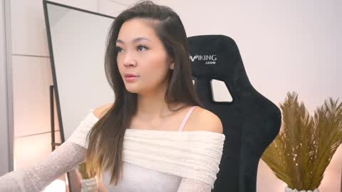 kim online show from January 24, 8:23 am