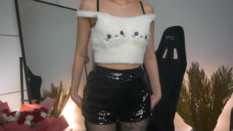 kim online show from February 1, 8:37 pm