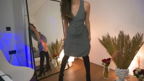 kim online show from February 8, 6:01 pm