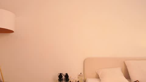 kim online show from November 24, 6:57 am