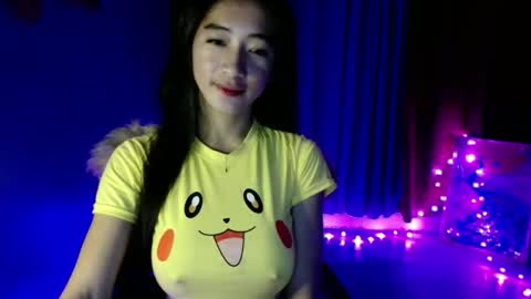 Snapshot of lovelypetite143 chatting on March 20, 1:43 am lovelypetite143 online show from March 20, 1:43 am